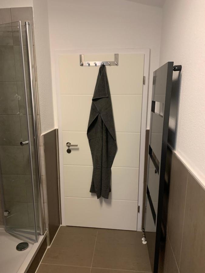 40 Qm Appartment Parkplatz, Balkon,Netflix, Prime Chemnitz Extérieur photo