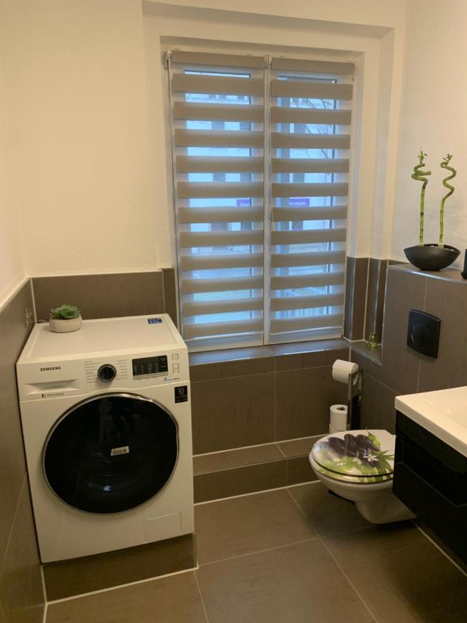 40 Qm Appartment Parkplatz, Balkon,Netflix, Prime Chemnitz Extérieur photo