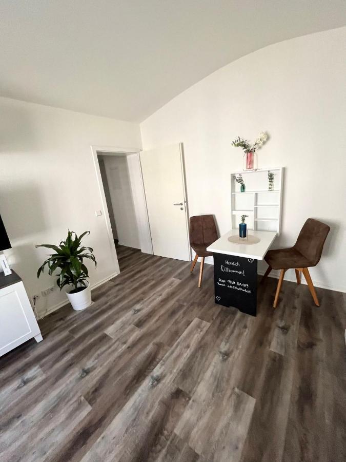 40 Qm Appartment Parkplatz, Balkon,Netflix, Prime Chemnitz Extérieur photo